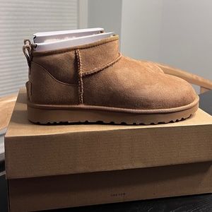 UGG Ultra Mini Classic Boot in Chestnut